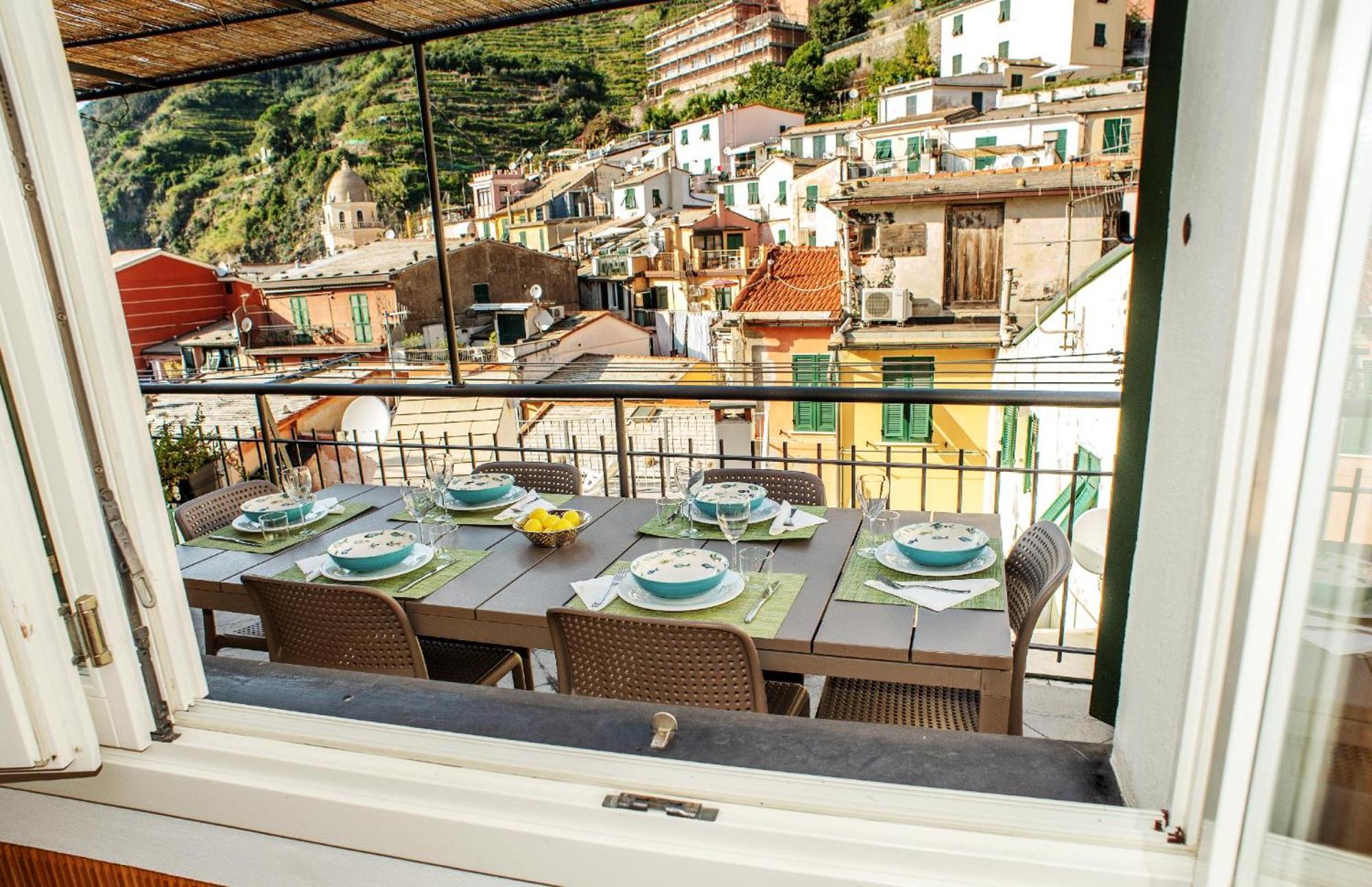 Carattino 12 Idyllic Seafront Retreat Apartment เวอนาซซา ภายนอก รูปภาพ