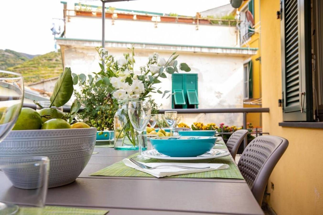 Carattino 12 Idyllic Seafront Retreat Apartment เวอนาซซา ภายนอก รูปภาพ