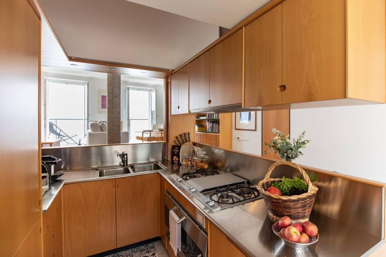 Carattino 12 Idyllic Seafront Retreat Apartment เวอนาซซา ภายนอก รูปภาพ